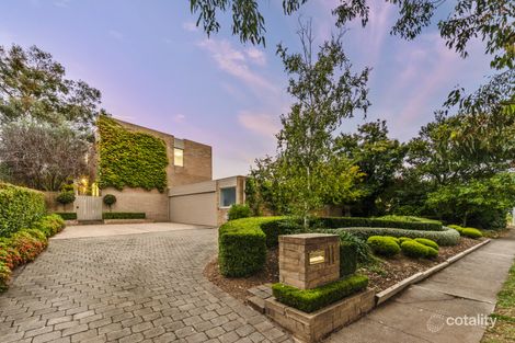 Property photo of 11 Belconnen Way Weetangera ACT 2614
