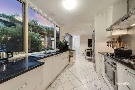 Property photo of 11 Belconnen Way Weetangera ACT 2614
