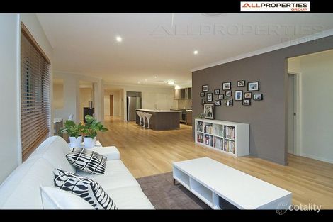 Property photo of 14 Gippsland Circuit Forest Lake QLD 4078