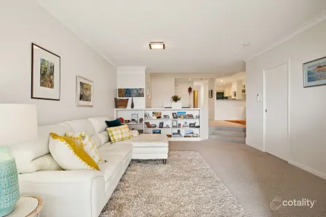Property photo of 11/78 Cairns Street Kangaroo Point QLD 4169
