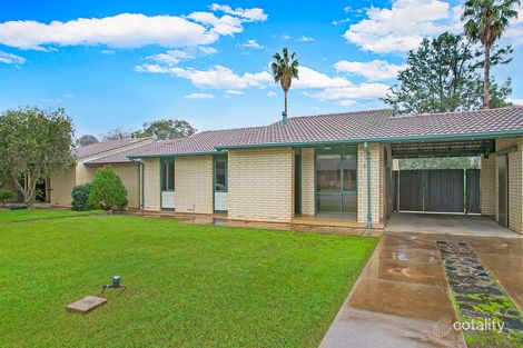 5 Kennion Cres, Para Hills West, SA 5096