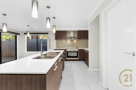 Property photo of 47 Wright Circuit Fraser Rise VIC 3336