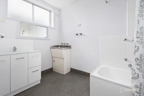 Property photo of 1/6 Wattle Drive Watsonia VIC 3087