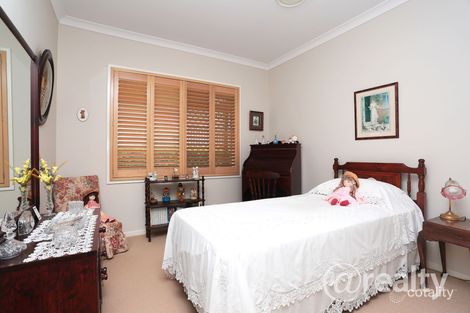 Property photo of 2 Gardner Place Silkstone QLD 4304