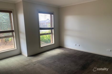 Property photo of 13 Split Rock Drive Brookfield VIC 3338