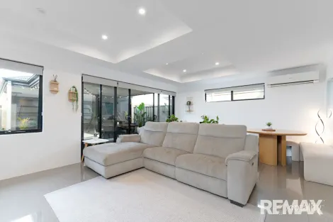 Property photo of 43 Roulettes Parade Clarkson WA 6030