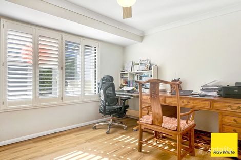 Property photo of 11 Kettlewell Chase Arundel QLD 4214