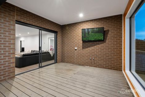 104 Jackson Dr, Drouin, VIC 3818