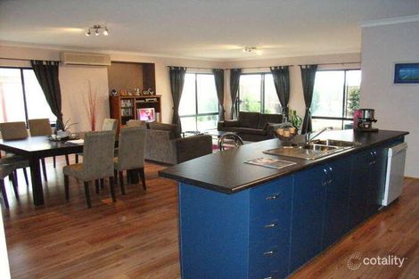 18 Lilac Hill Vsta, Madeley, WA 6065