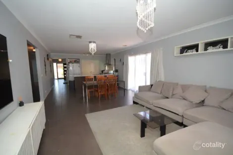 Property photo of 14 Joyfields Place Wollert VIC 3750