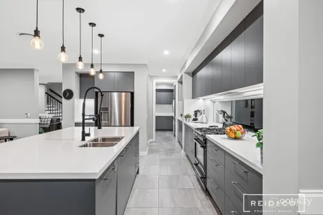 Property photo of 140 Quay Circuit Newport QLD 4020