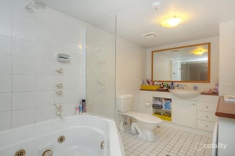 Property photo of 6/210-218 Surf Parade Surfers Paradise QLD 4217