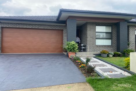 25 Crowley Bvd, Claymore, NSW 2559