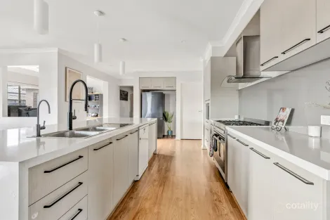 Property photo of 11 Spectacle Way Leopold VIC 3224