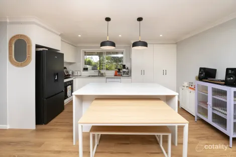 Property photo of 10 Jacaranda Crescent Lake Boga VIC 3584