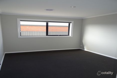 Property photo of 1/163A Cuthberts Road Alfredton VIC 3350