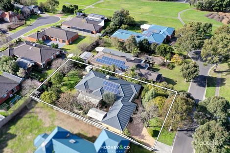 8 Prestwick Grn, Cranbourne, VIC 3977