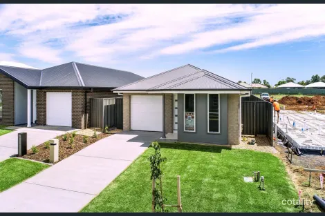 Property photo of 30B Violet Circuit Dubbo NSW 2830
