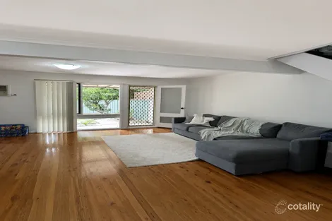 Property photo of 4/15 Stringybark Place Bradbury NSW 2560