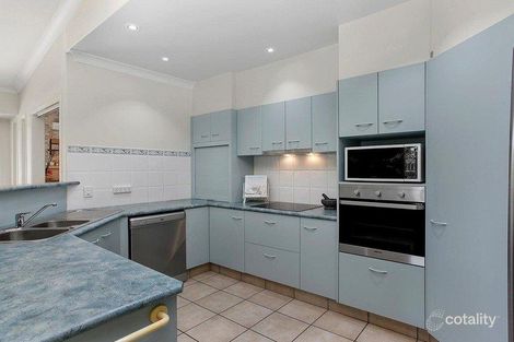 Property photo of 36 Clarence Drive Helensvale QLD 4212