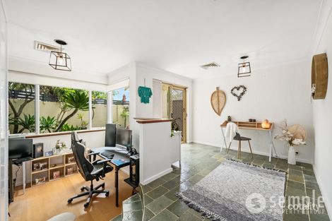 Property photo of 16 Earnshaw Loop Leeming WA 6149