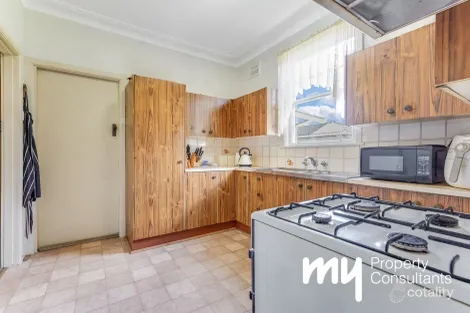Property photo of 4 Gilbulla Avenue Camden NSW 2570