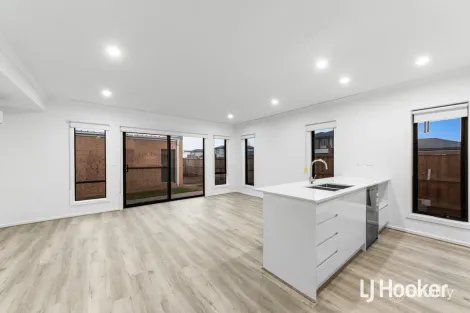 Property photo of 113 Prudence Parade Point Cook VIC 3030