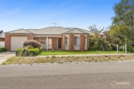8 James Cl, Kilmore, VIC 3764