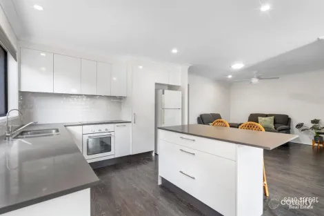 Property photo of 1/13 Corunna Crescent Ashmore QLD 4214