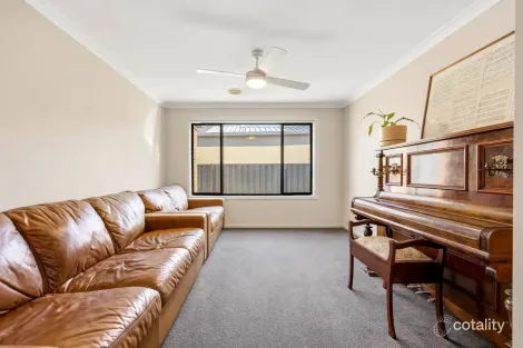 Property photo of 24 McMahon Drive Ballan VIC 3342