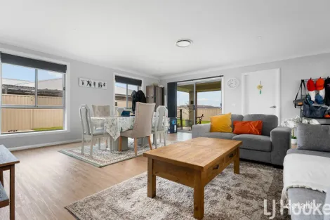 Property photo of 58 Mendel Drive Kelso NSW 2795