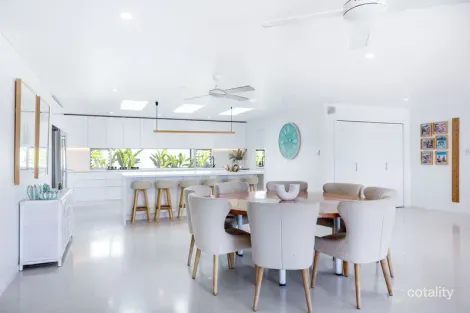 8 Myrtle Ct, Palm Beach, QLD 4221