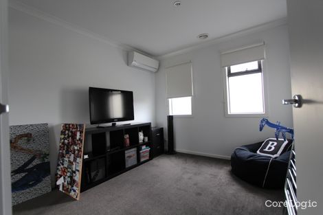 Property photo of 18/17 Golden Elm Way Lyndhurst VIC 3975