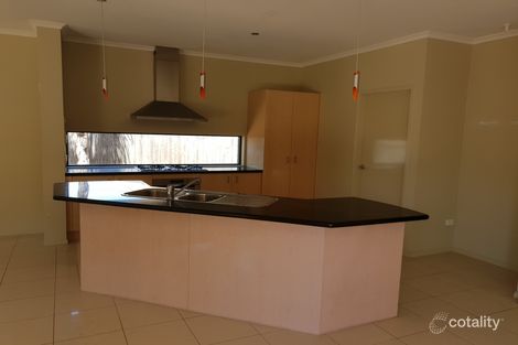 Property photo of 11 Athol Avenue Roxburgh Park VIC 3064