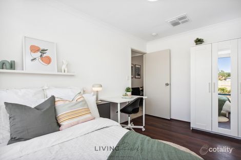 2 Dalewood Gdns, Meadow Springs, WA 6210