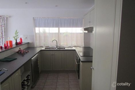 Property photo of 32 Encounter Terrace Encounter Bay SA 5211