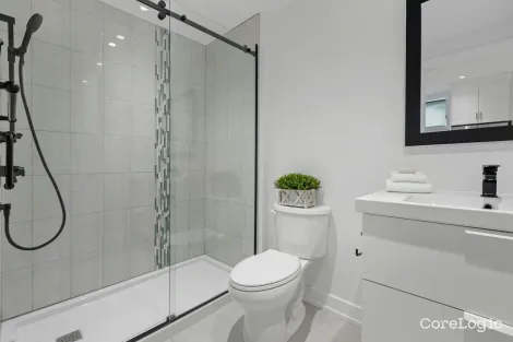 Property photo of 2/21 Alexander Avenue Oakleigh East VIC 3166