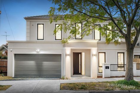 Property photo of 5 Uxbridge Avenue Doncaster VIC 3108