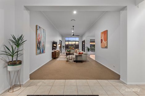 Property photo of 4 Windchimes Way Helensvale QLD 4212