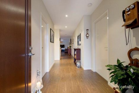 Property photo of 10 Olive Rose Grove Langwarrin VIC 3910