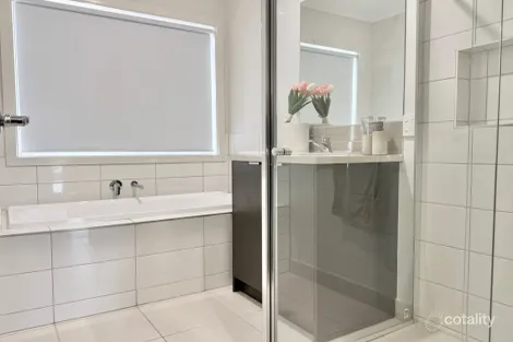 Property photo of 1 Generation Crescent Mambourin VIC 3024