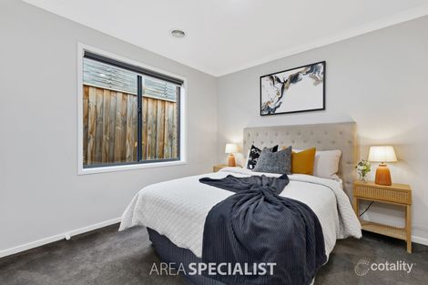 Property photo of 67 Corymbia Promenade Pakenham VIC 3810
