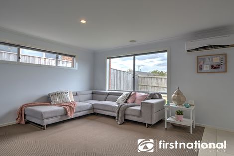 Property photo of 24 Cascade Way Pakenham VIC 3810