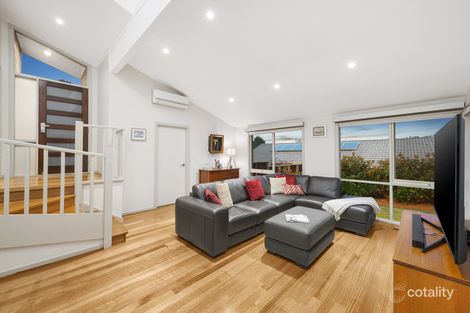 Property photo of 7 Lesay Drive St Helena VIC 3088