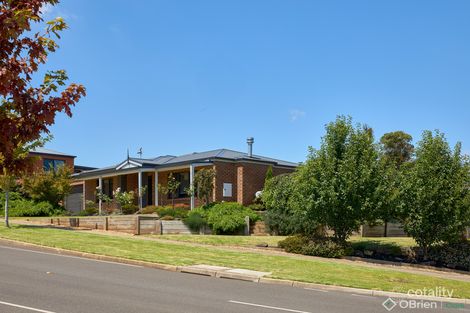 Property photo of 33 Cook Street Drouin VIC 3818