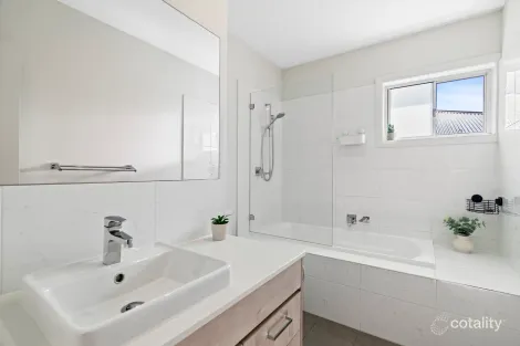 Property photo of 76 Loretto Way Hamlyn Terrace NSW 2259