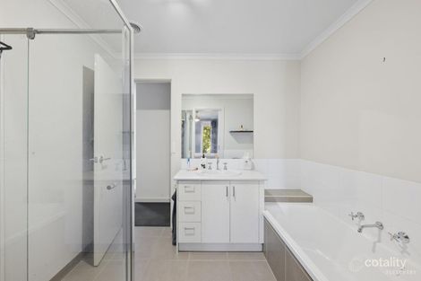 Property photo of 5 Newhaven Close Mount Pleasant VIC 3350