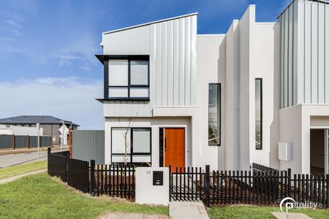 24 Carnival Bvd, Berwick, VIC 3806