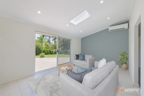 Property photo of 3 Emerald Close Caves Beach NSW 2281