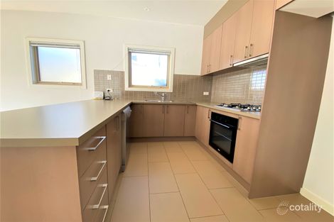 Property photo of 2/24 Strathallan Road Macleod VIC 3085